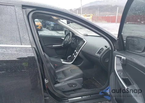 2016 Volvo Xc60 T5 Drive-E Premier z USA, uszkodzony, nr VIN YV440MDKXG2831215